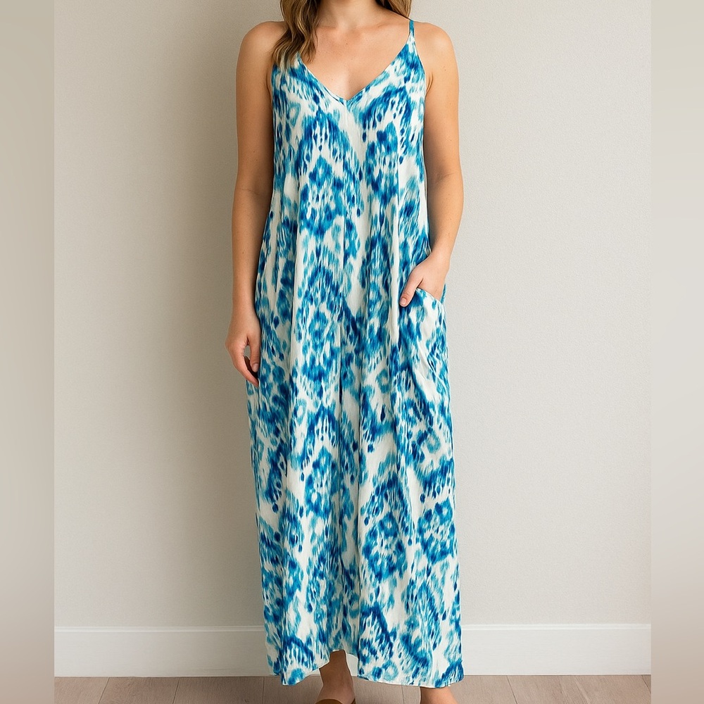 Lovestitch Low Back Blue and White Tie-Dye Print Maxi Dress with Pockets - M/L